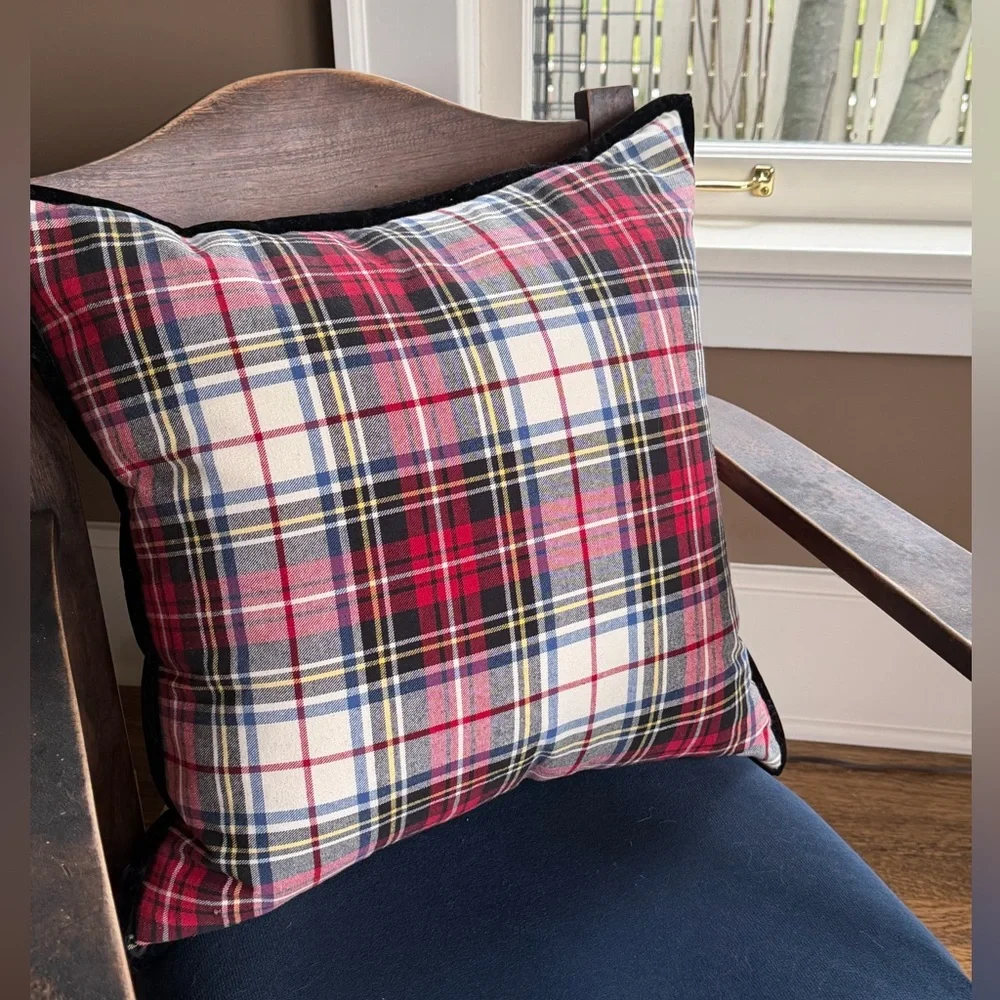 Ralph Lauren Festive Cozy Tartan Plaid Velvet Trim Pillow Red White Blue Black